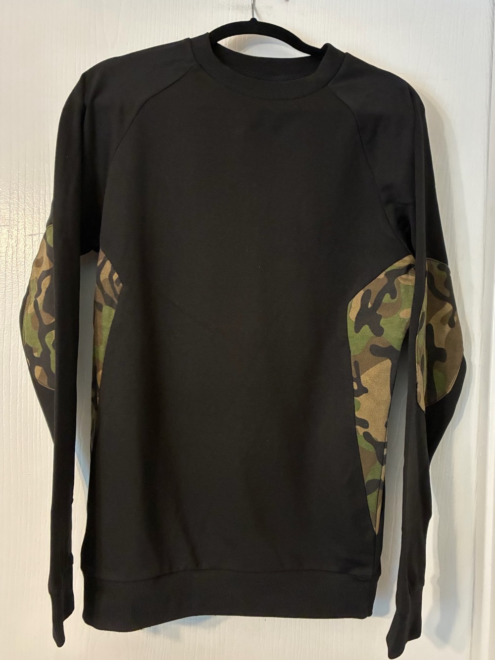 Men's Size L Black Tshirt with Camo Panels